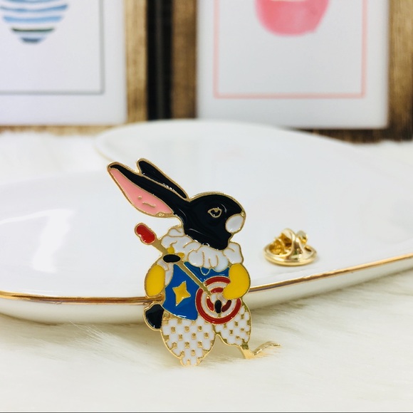 ‼️Must Bundle‼️Rabbit’s Banjo Instrument Pin - Picture 3 of 4
